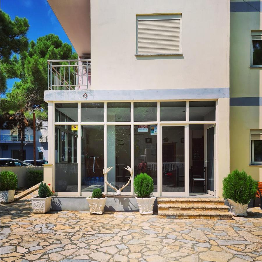 Hotel Gonaj Velipoje Ngoại thất bức ảnh