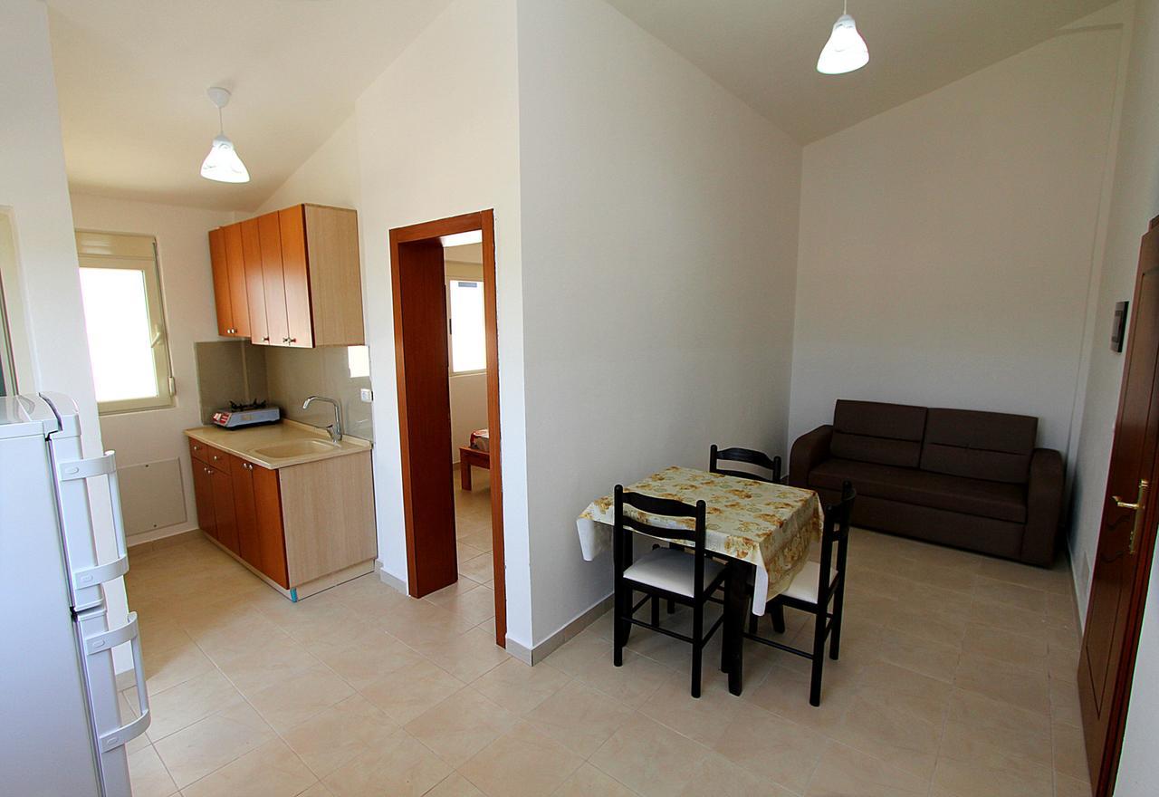 Hotel Gonaj Velipoje Ngoại thất bức ảnh