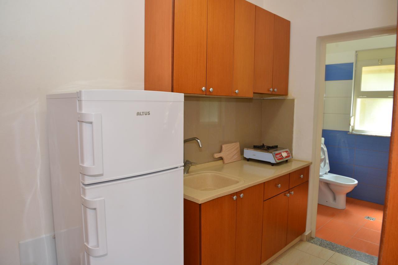Hotel Gonaj Velipoje Ngoại thất bức ảnh